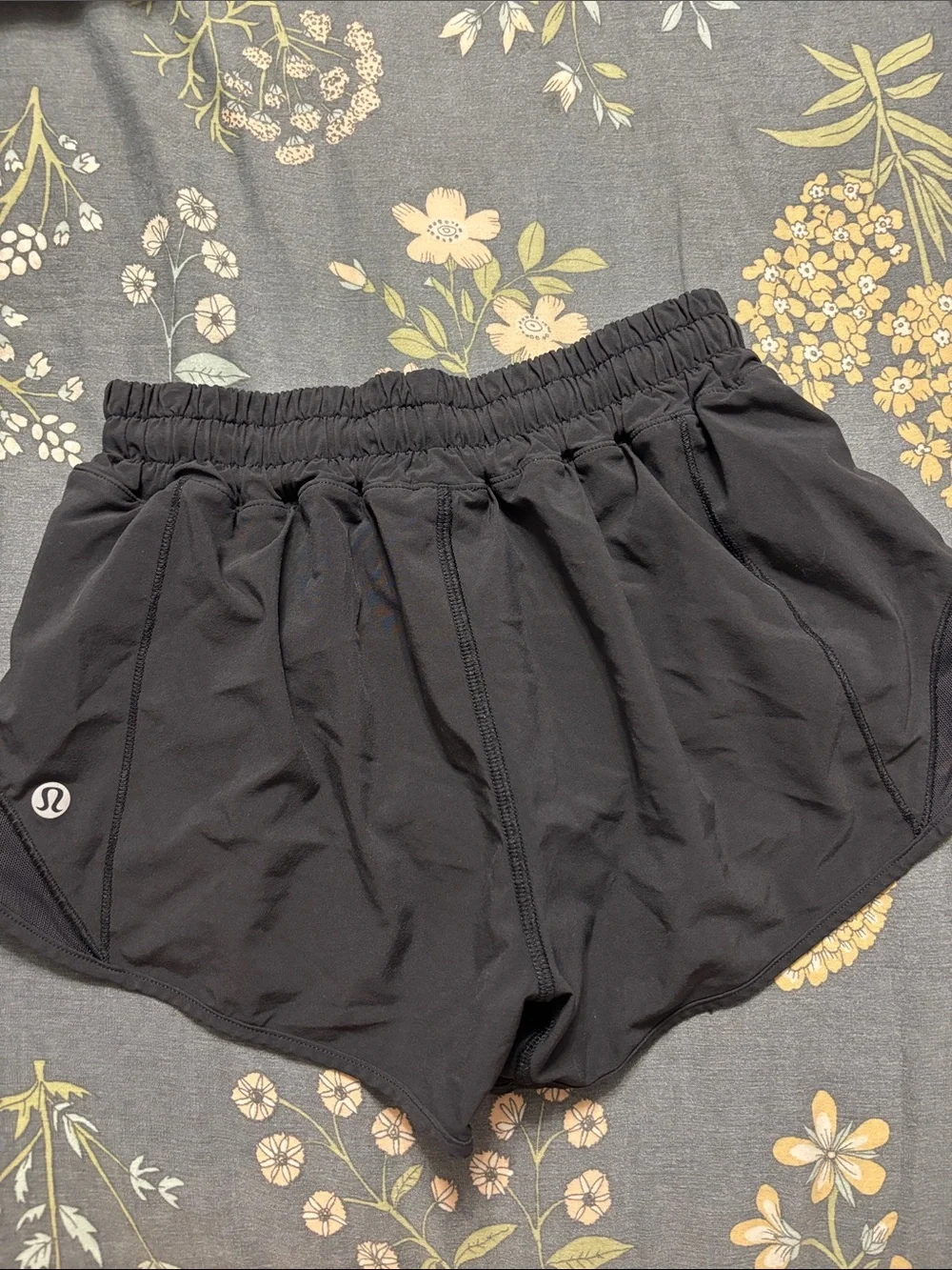 Lululemon Athletica Hotty Hot Low-Rise Lined Short 2.5
